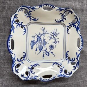 Lillian Vernon Ceramic Blue And White Floral Pierced Platter Plate‎ 8" Cottage